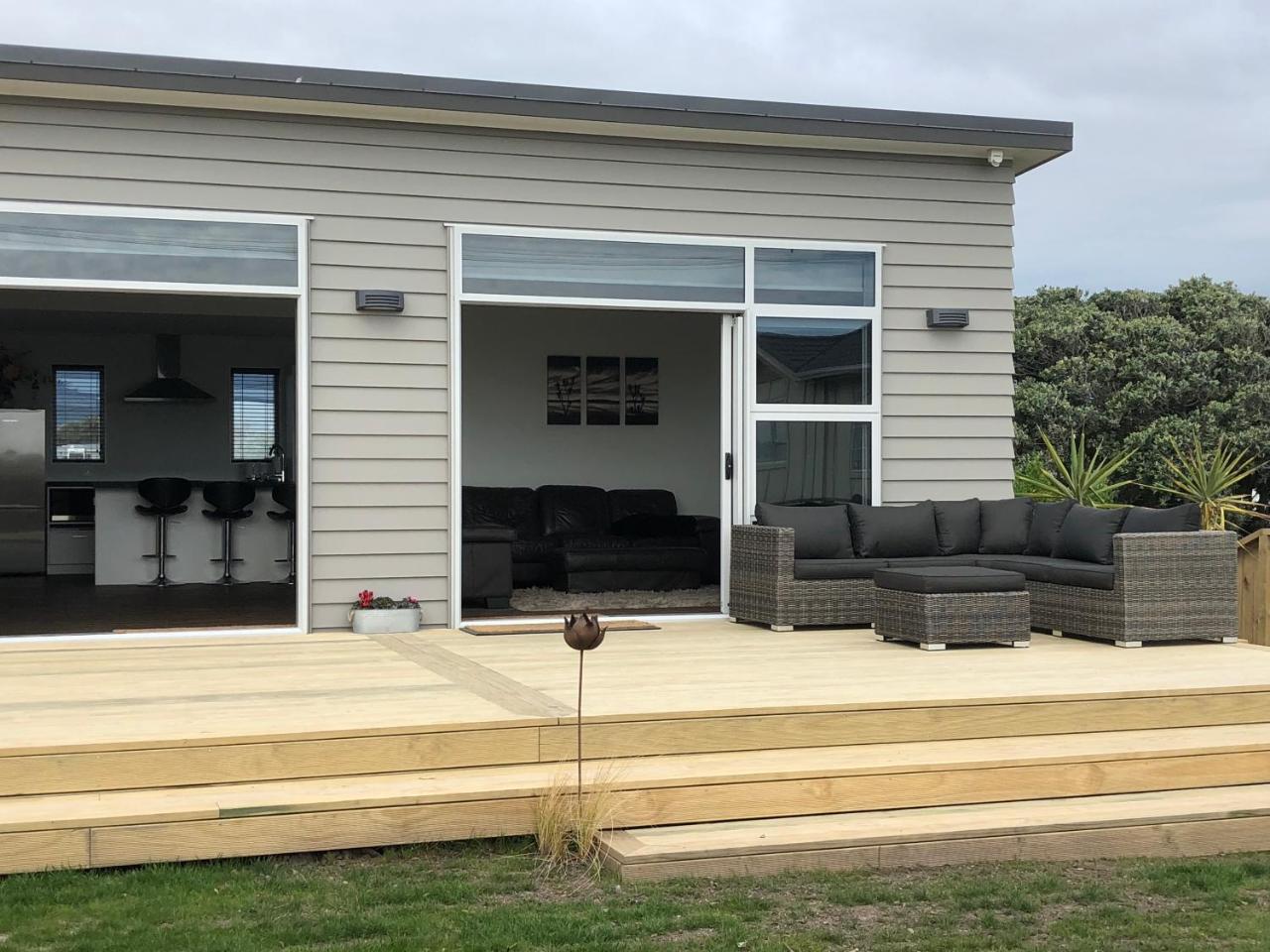 Otaki Beachfront Getaway Exterior foto