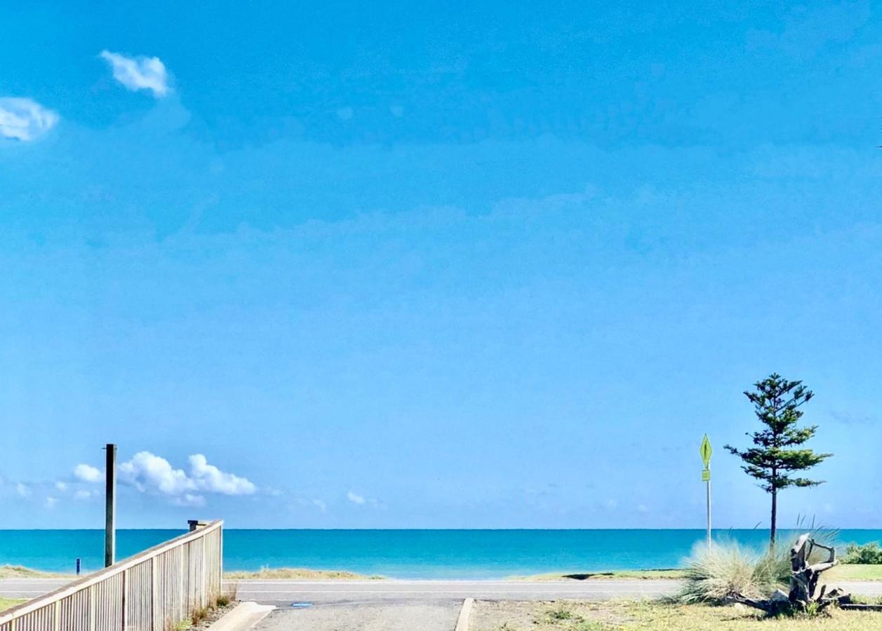 Otaki Beachfront Getaway Exterior foto